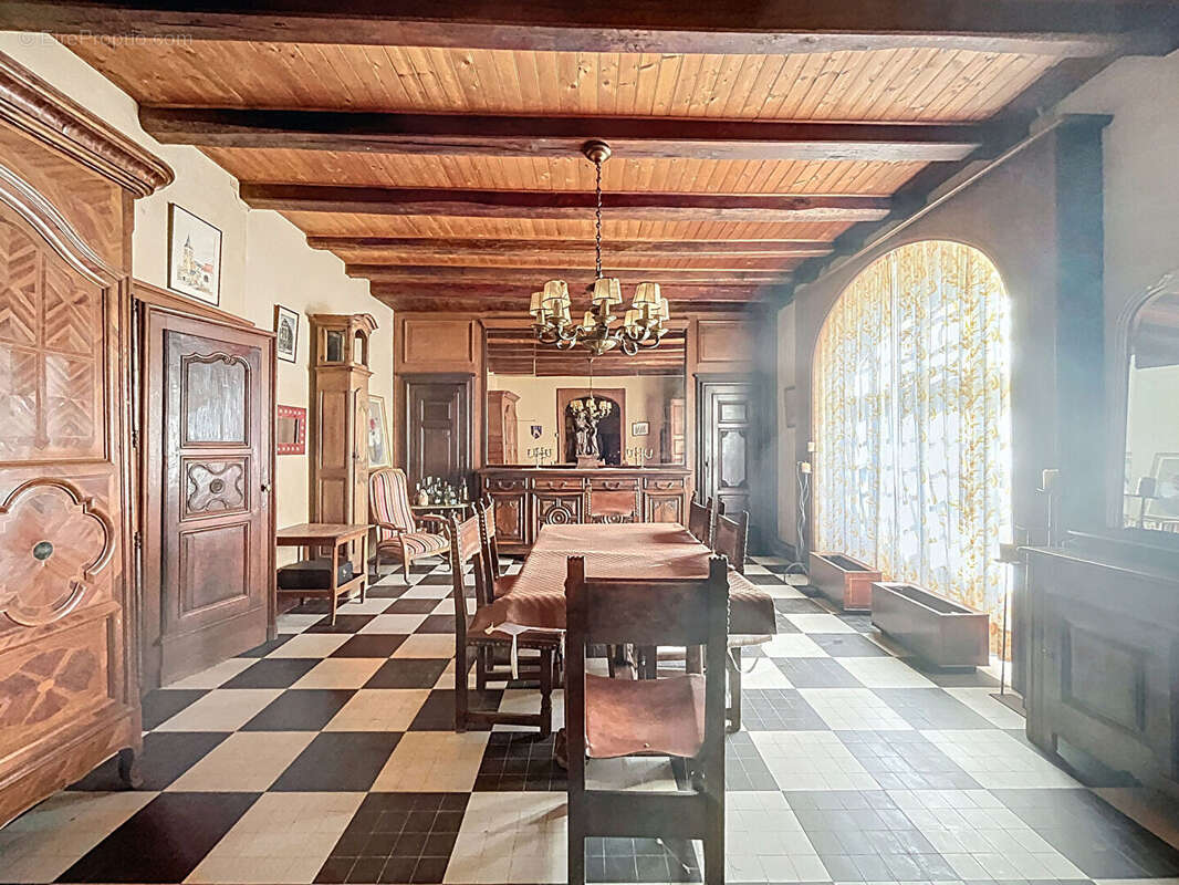 Maison à SAINT-BROING-LES-MOINES