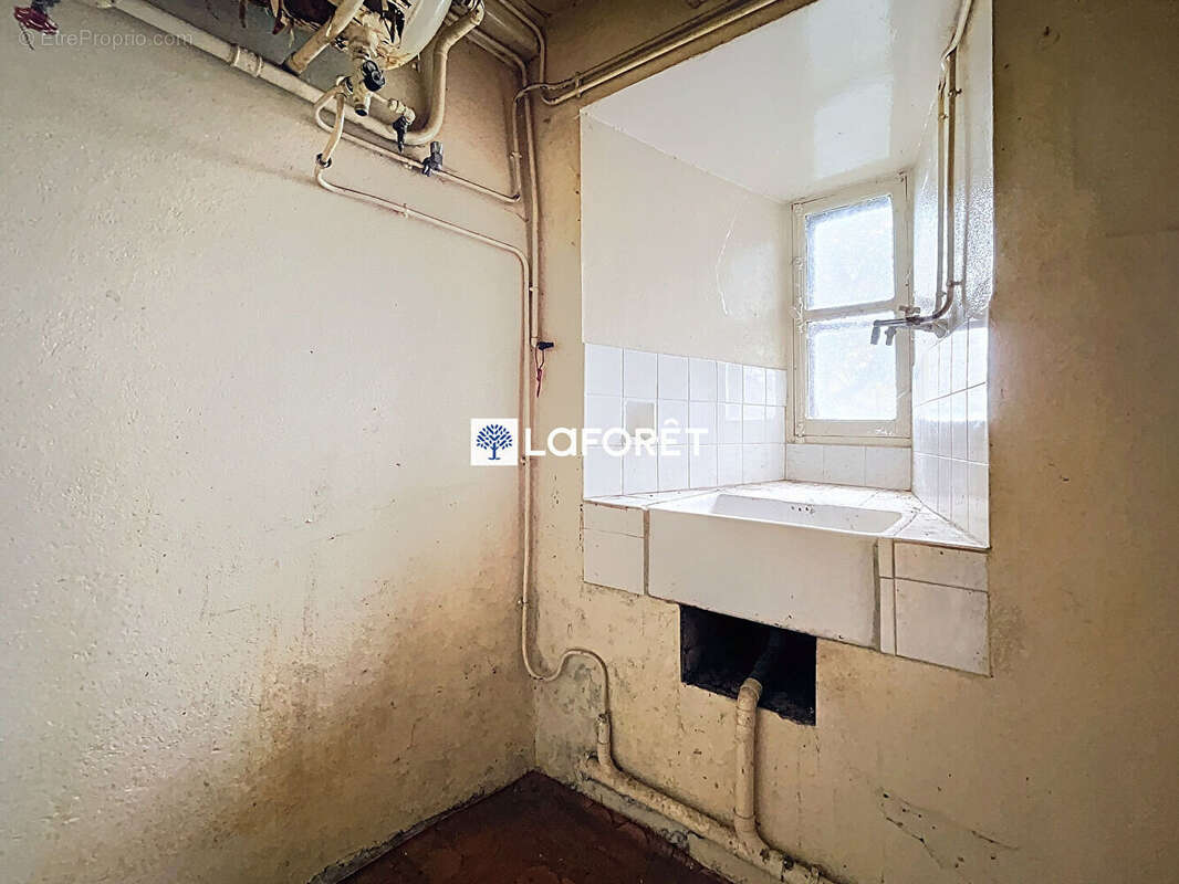 Maison à SAINTE-GENEVIEVE-SUR-ARGENCE