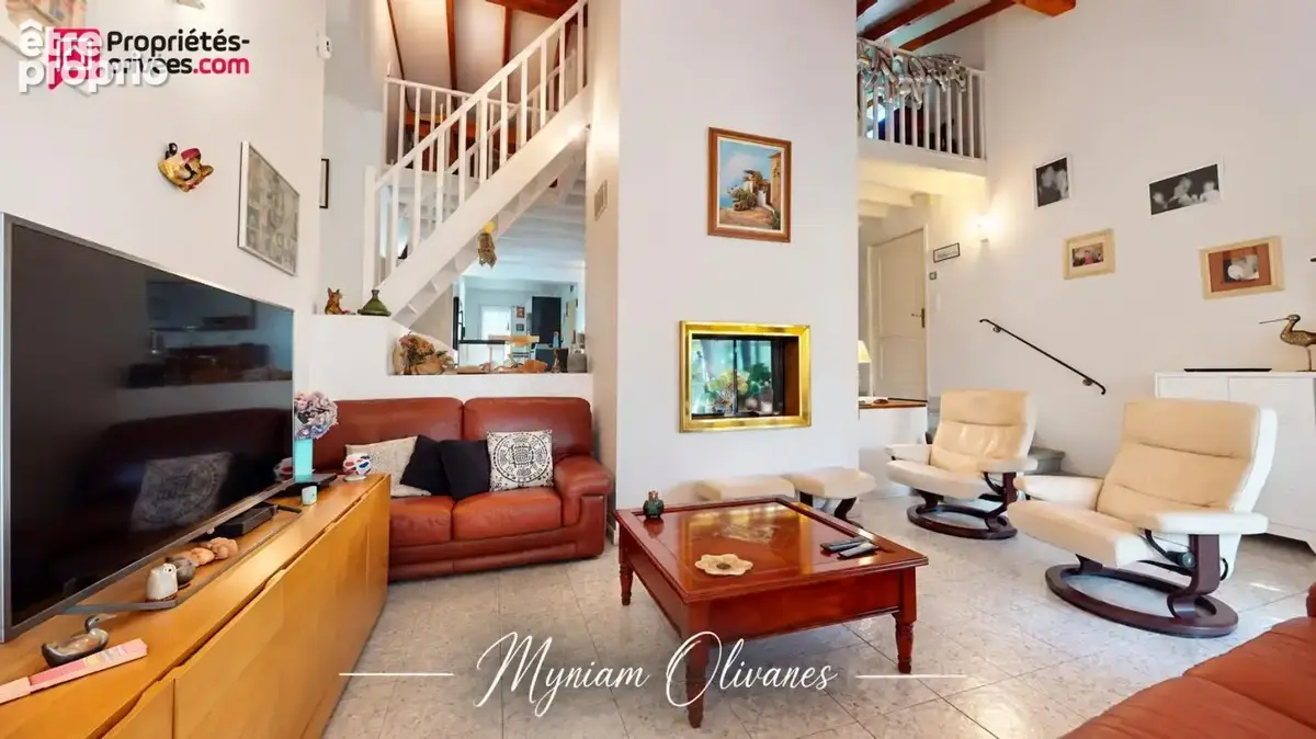 En exclusivite - maison d'architecte - 3 chambres - piscine 11x4.5 - 2 garages - terrain 2300m² - photo 7
