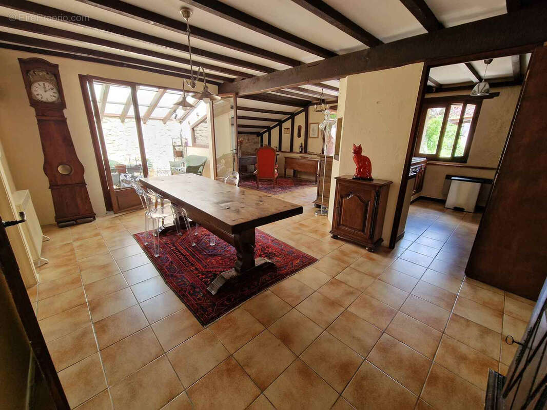 Charmante maison en pierre avec 3 garages dans un beau parc arboré - photo 14