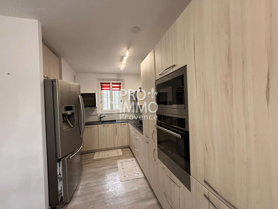 Appartement à MALLEMORT