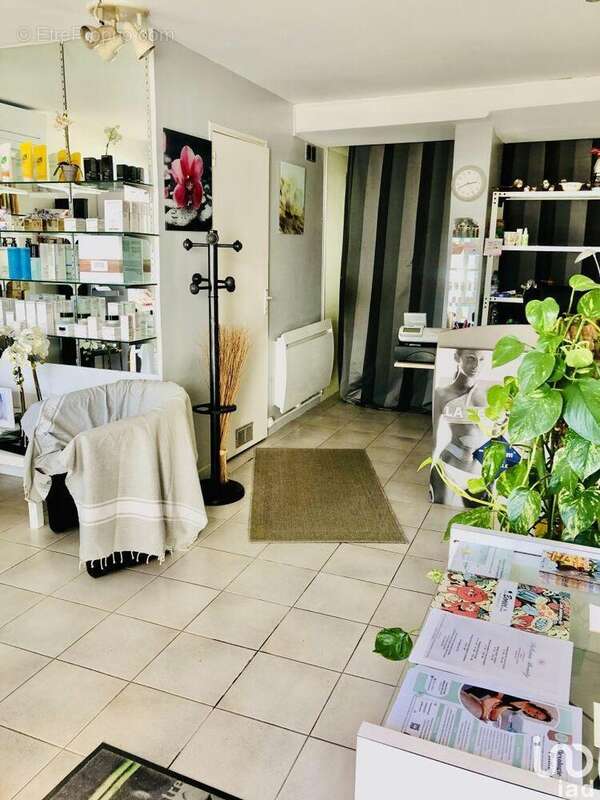 Photo 3 - Commerce à MANDRES-LES-ROSES