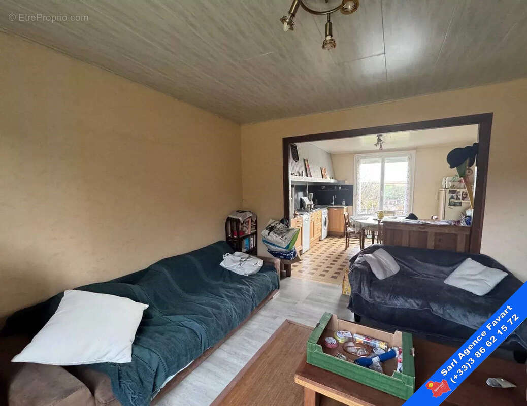 Maison à LA CELLE-SAINT-CYR