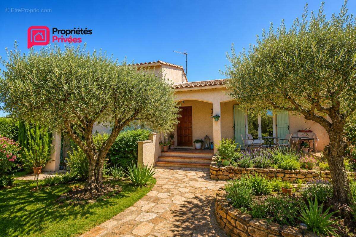 Villa Uzès . À seulement 10 minutes d'Uzès, à Foissac  7 pièce(s) 133 m2, 4 chambres avec piscine et dépendance de 40m2 type P2 - photo 5