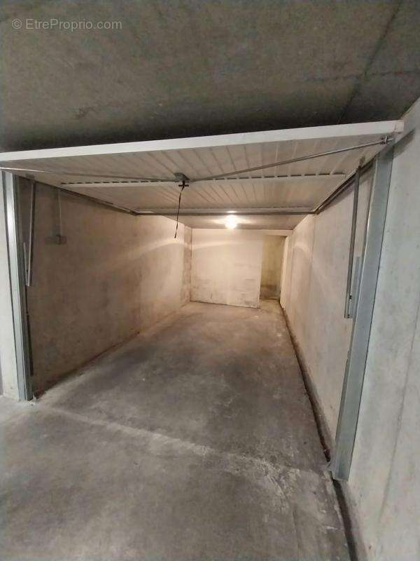 Parking à VILLEURBANNE