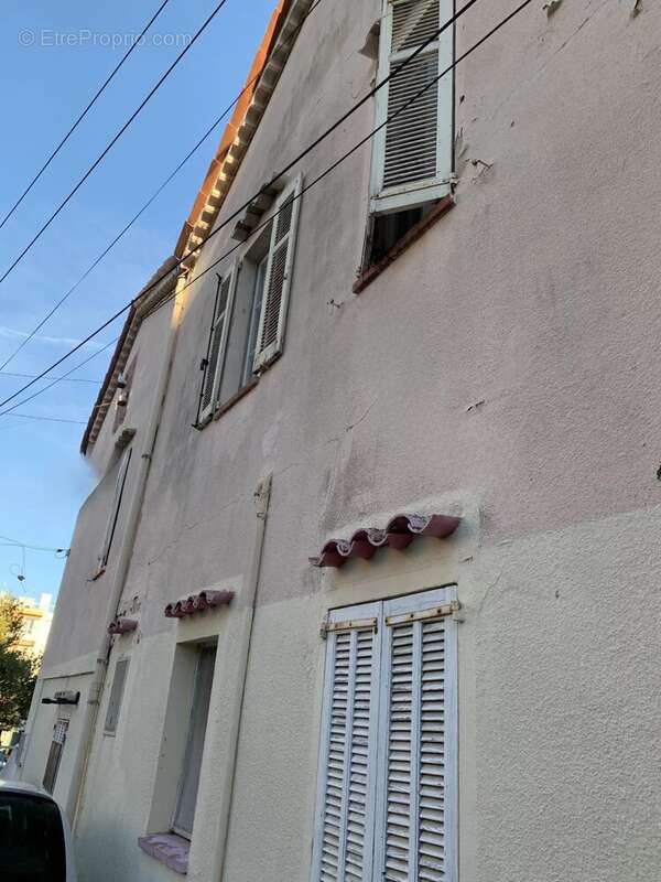 Commerce à VALLAURIS