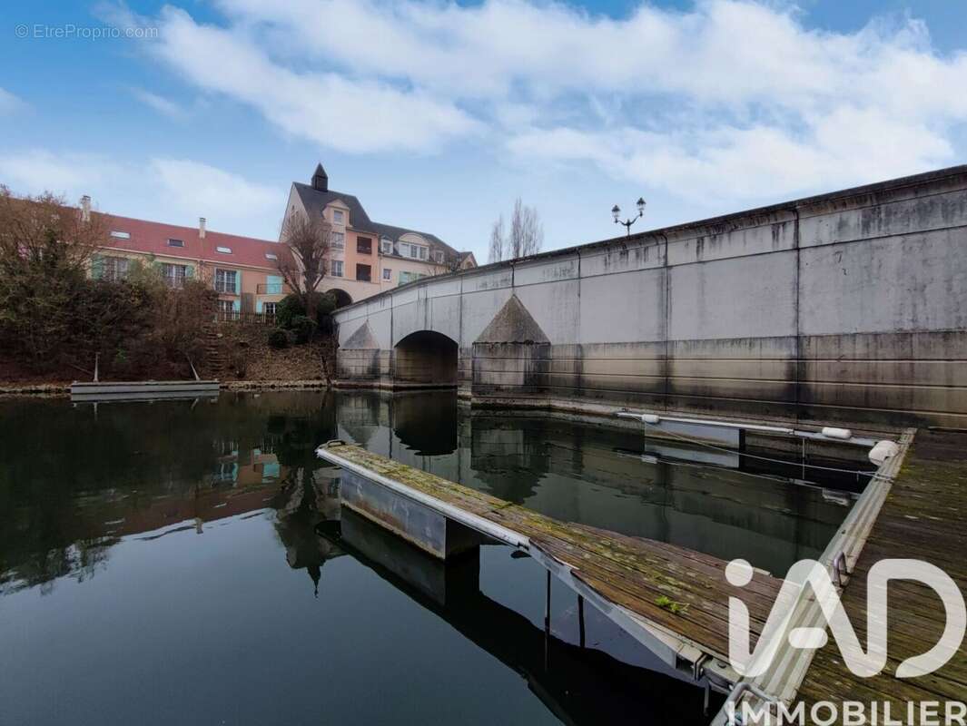 Photo 4 - Commerce à CERGY