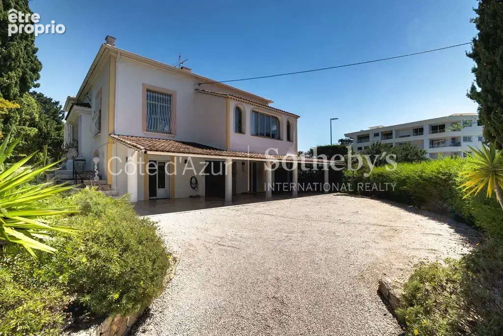 Cannes Croix des Gardes villa avec échappée mer, piscine et terrain plat - photo 19