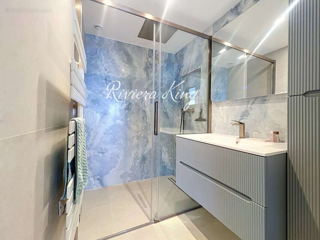 Villefranche-sur-Mer – Magnifique appartement 3P avec vue mer, piscine, parking et cave - photo 10