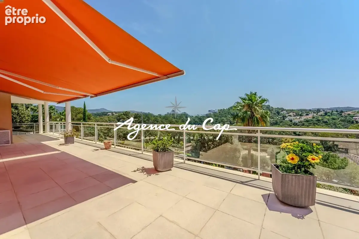 Vue degagee tres belle villa lumineuse de 7 pieces 5 chambres piscine deux garages proche golfs - photo 6