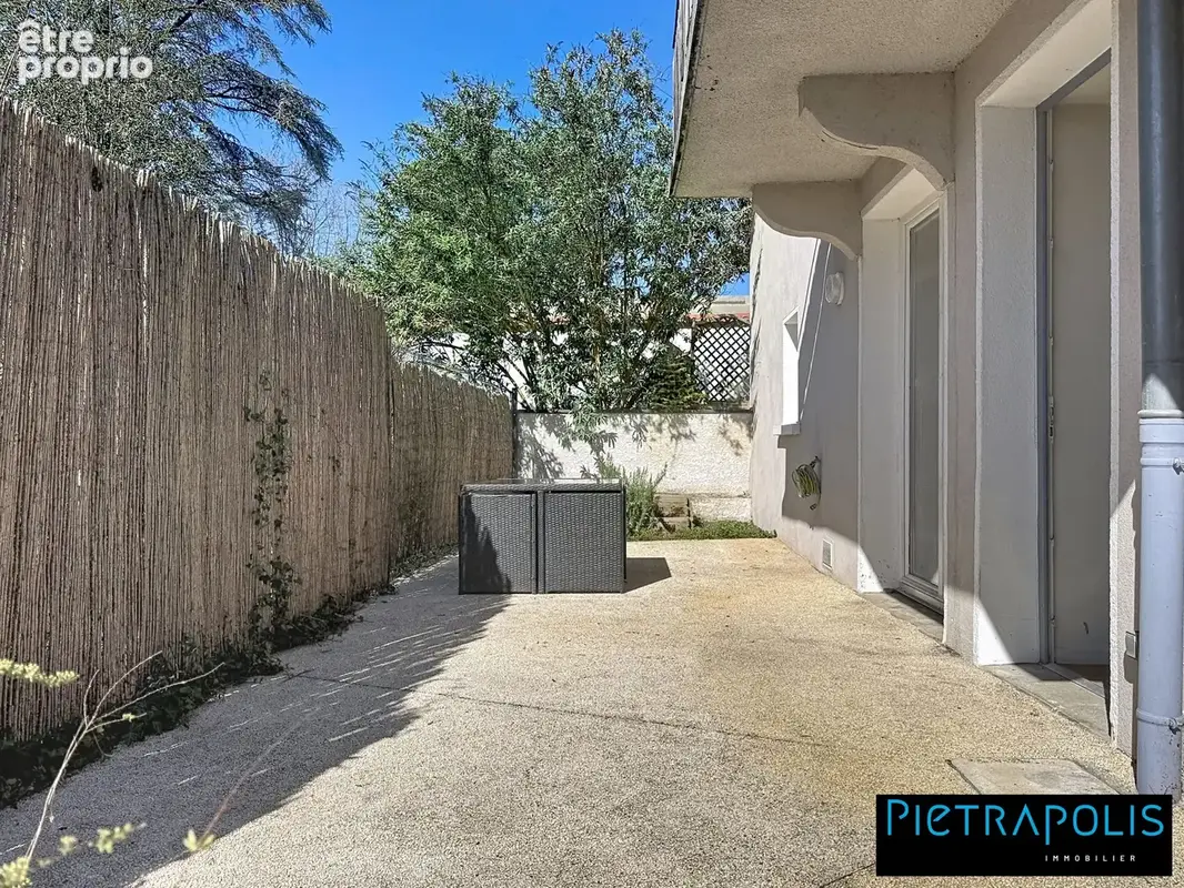 Appartement 38 m² à Ecully  - photo 3
