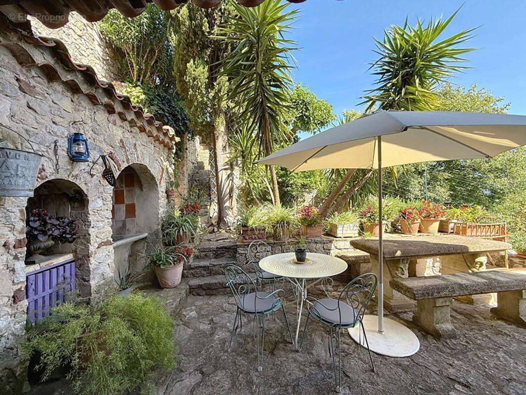 Maison à SOLLIES-VILLE