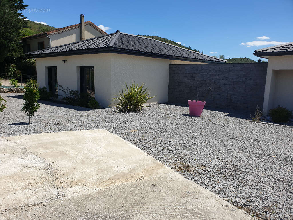 Maison à VINEZAC