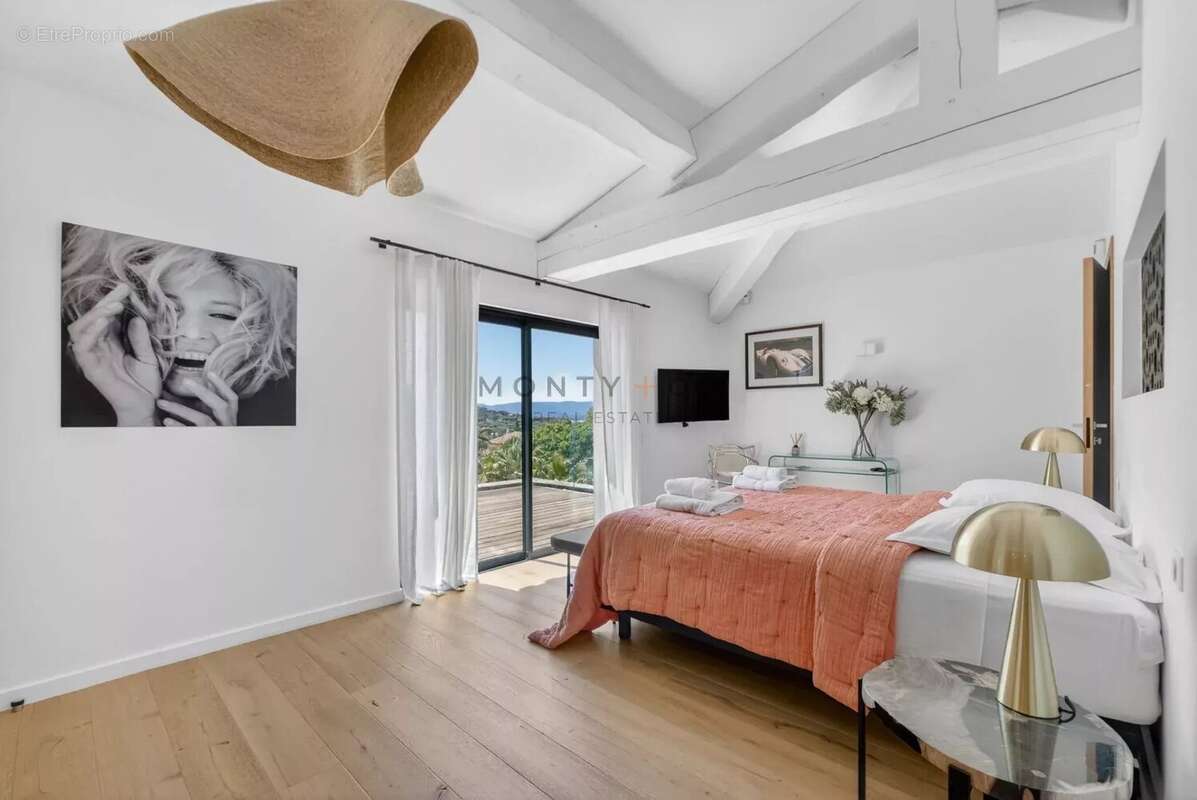 À Vendre – Villa d’architecte neuve à pied du village de Saint-Tropez - photo 12