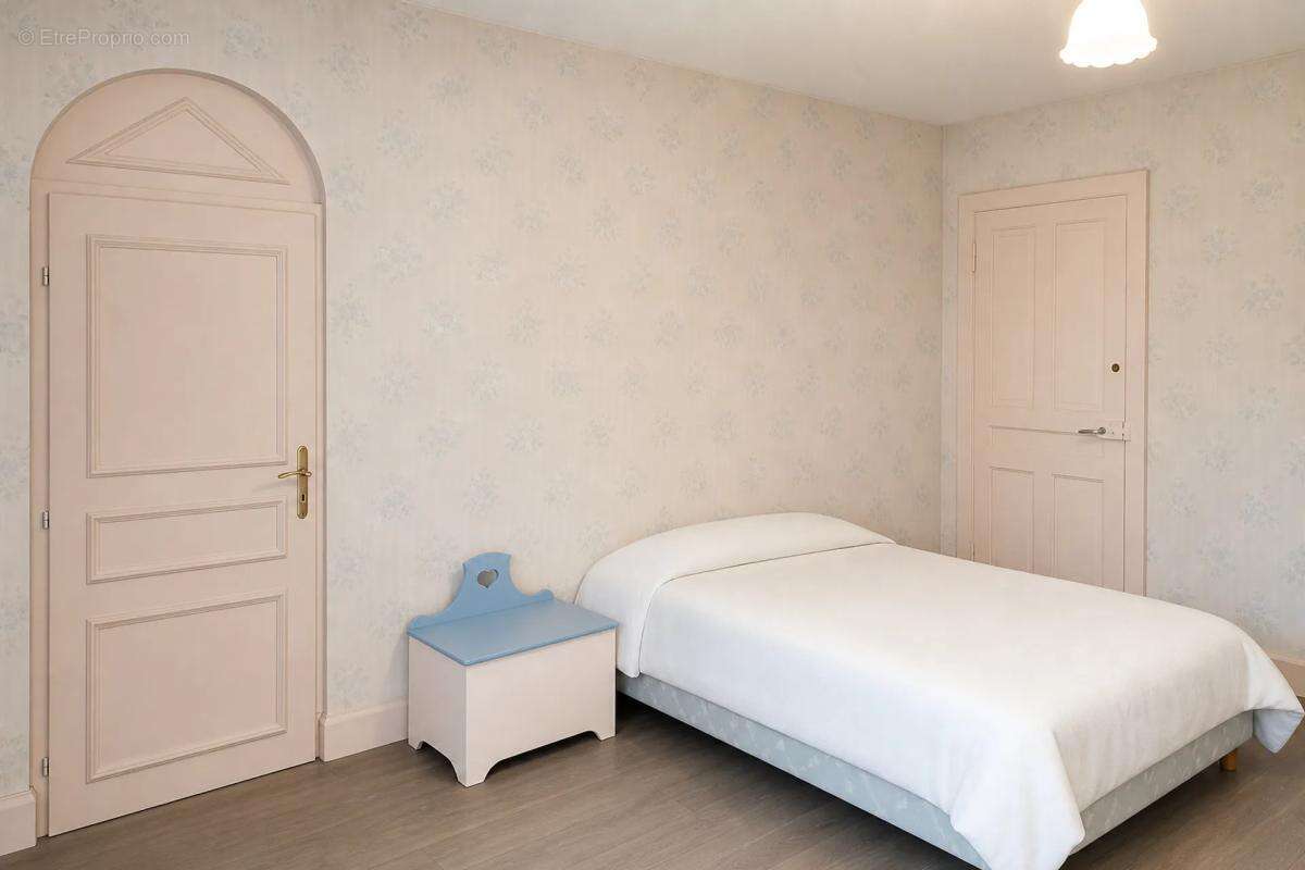IMMEUBLE de 4 appartements de 306 m² à Bruyères - photo 15