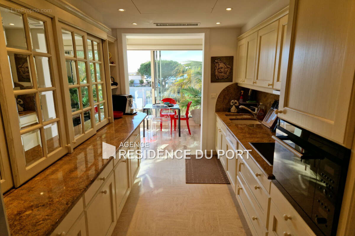 Appartement à MANDELIEU-LA-NAPOULE