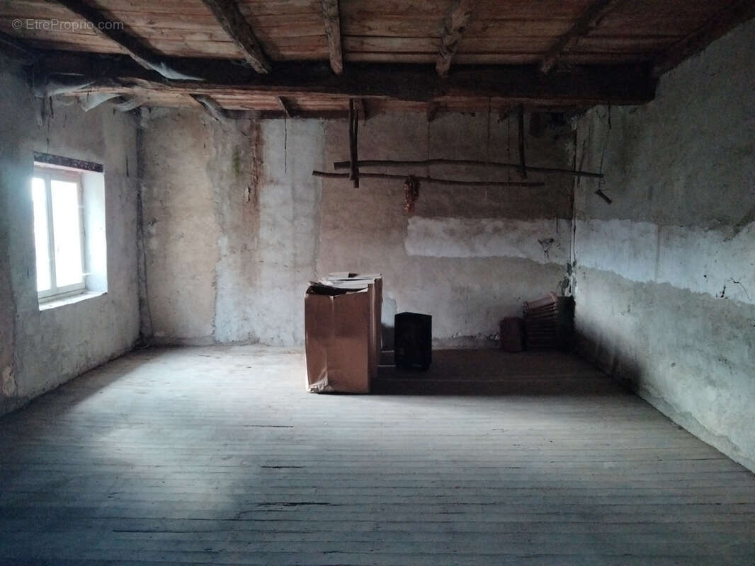 Maison à PANISSIERES