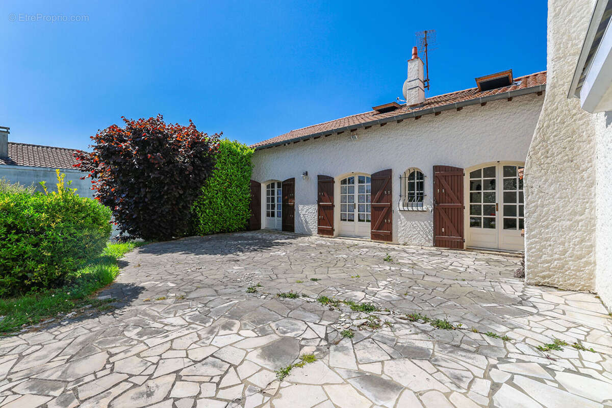 Maison à ARTIGUES-PRES-BORDEAUX