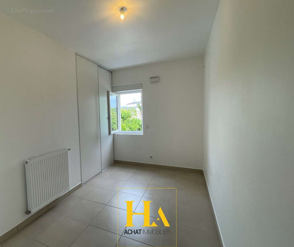 Appartement  4 pièces 71m2 environ avec terrasse et place de parking - photo 3