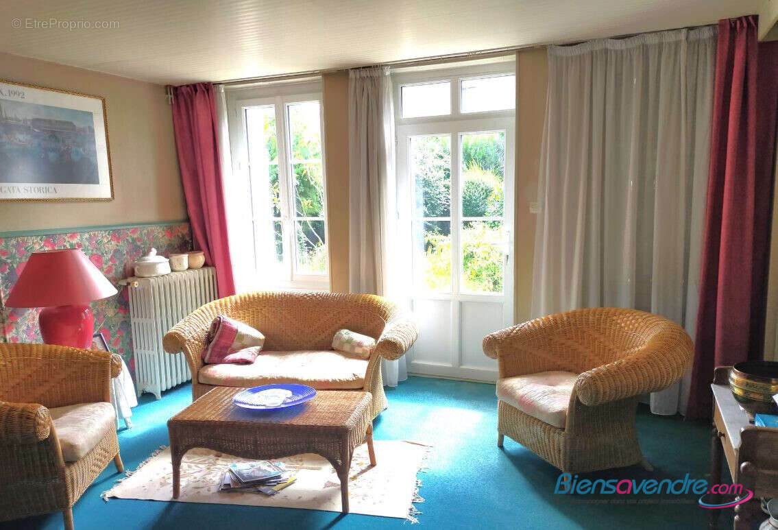 Maison à SAINT-JULIEN-L&#039;ARS