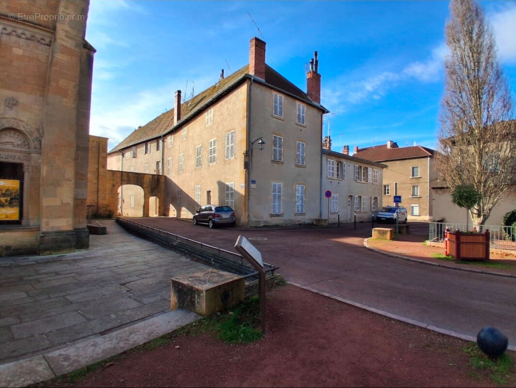 Appartement à CHARLIEU