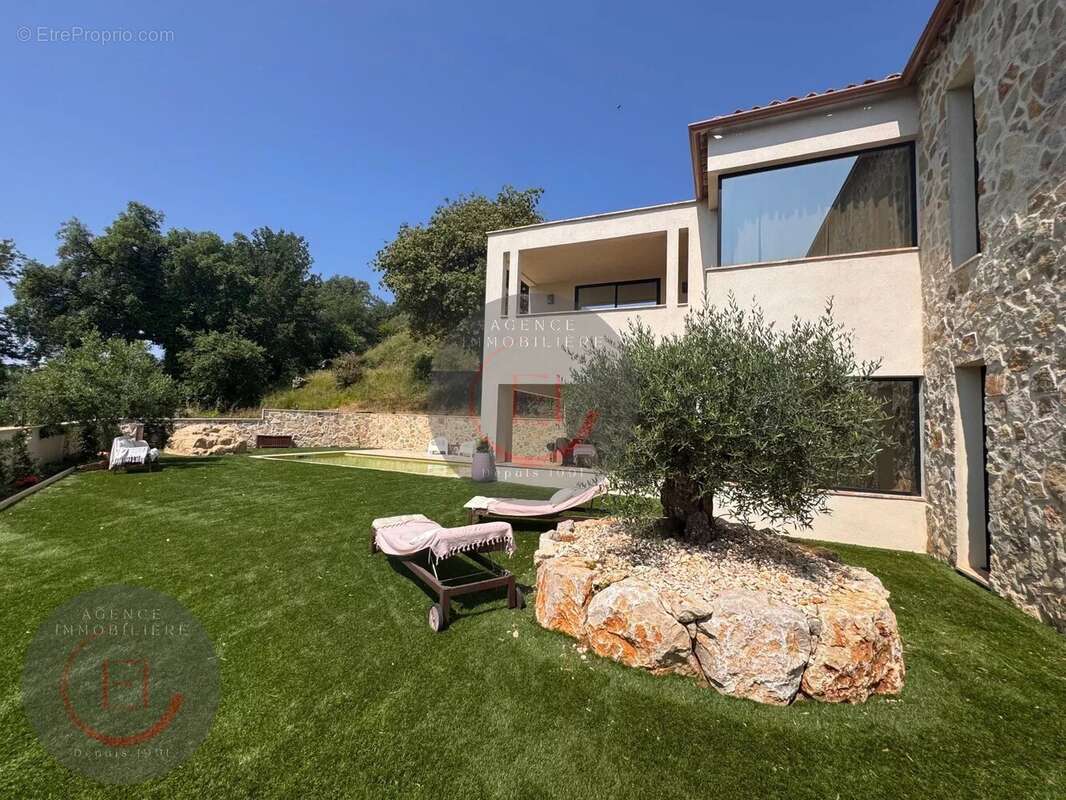 Maison à LES ADRETS-DE-L&#039;ESTEREL