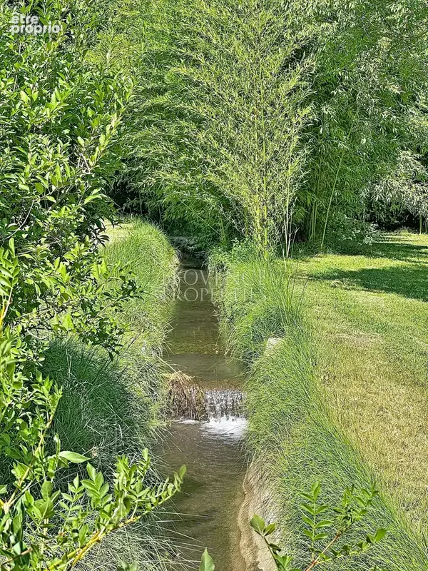 Propriété d'exception avec moulin du 19ème siècle, villa indépendante, 2 piscines sur 1,6 hectare - photo 24