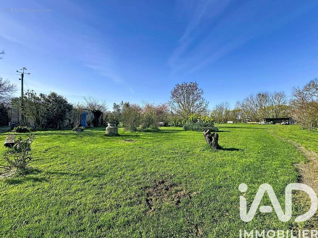 Maison 200 m² à Saint-Cyr-Du-Doret  - photo 4