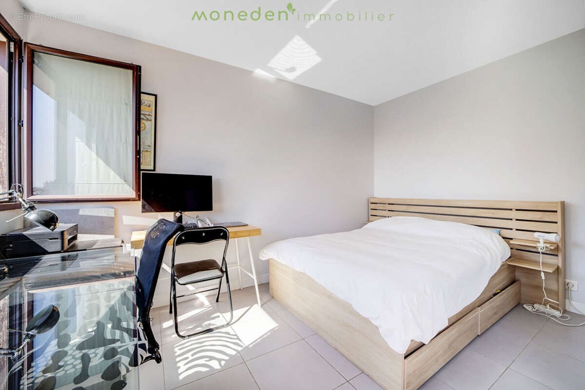 Dernier etage et balcon  plein ciel gambetta - photo 6