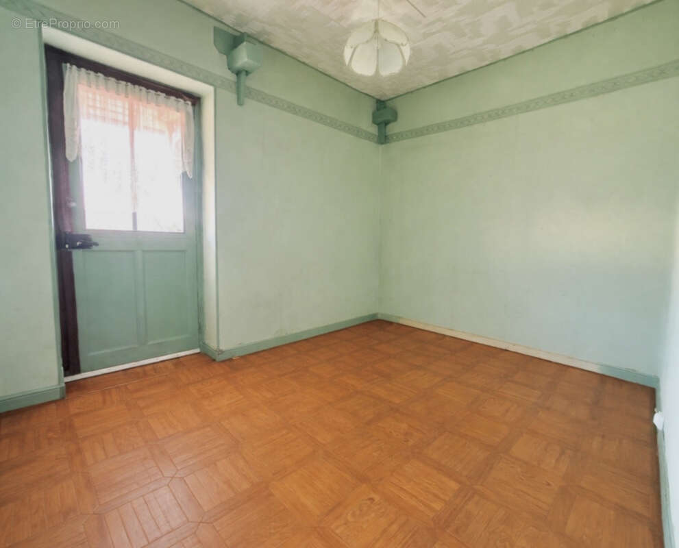 Maison à SAINT-GEORGES-DE-RENEINS