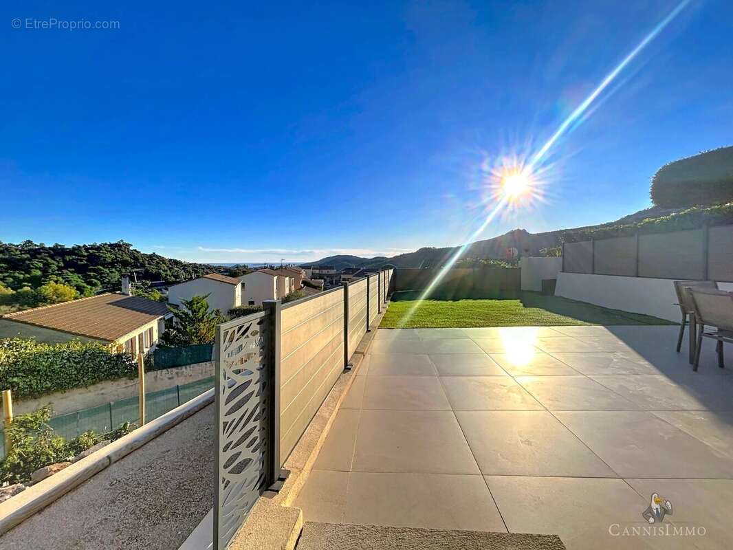 Maison à MANDELIEU-LA-NAPOULE