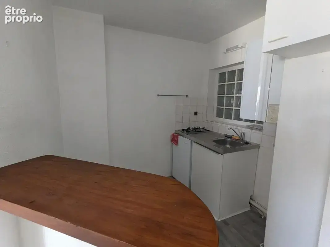 Studio avec chambre et balcon - St Genès - photo 7