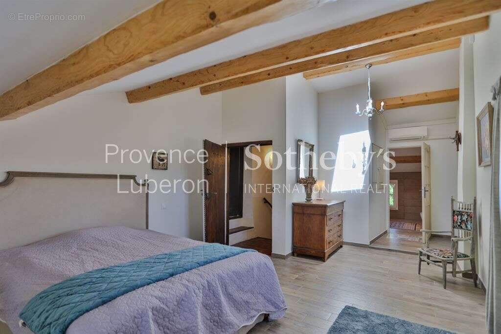 Maison à PERNES-LES-FONTAINES