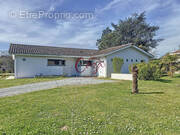 Maison à SAINT-CAPRAIS-DE-BORDEAUX
