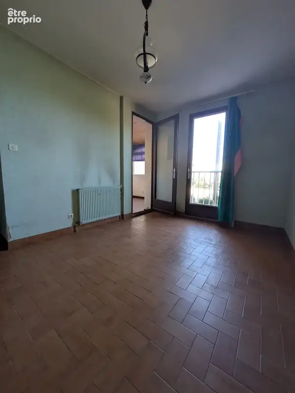 Appartement a rafraichir en copropriété - photo 2