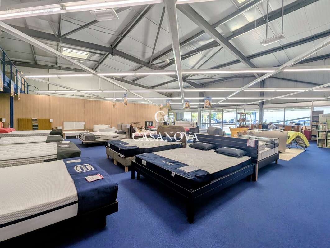 Fonds de commerce de plus 400 m2 disponible dans zone artisanale - photo 3