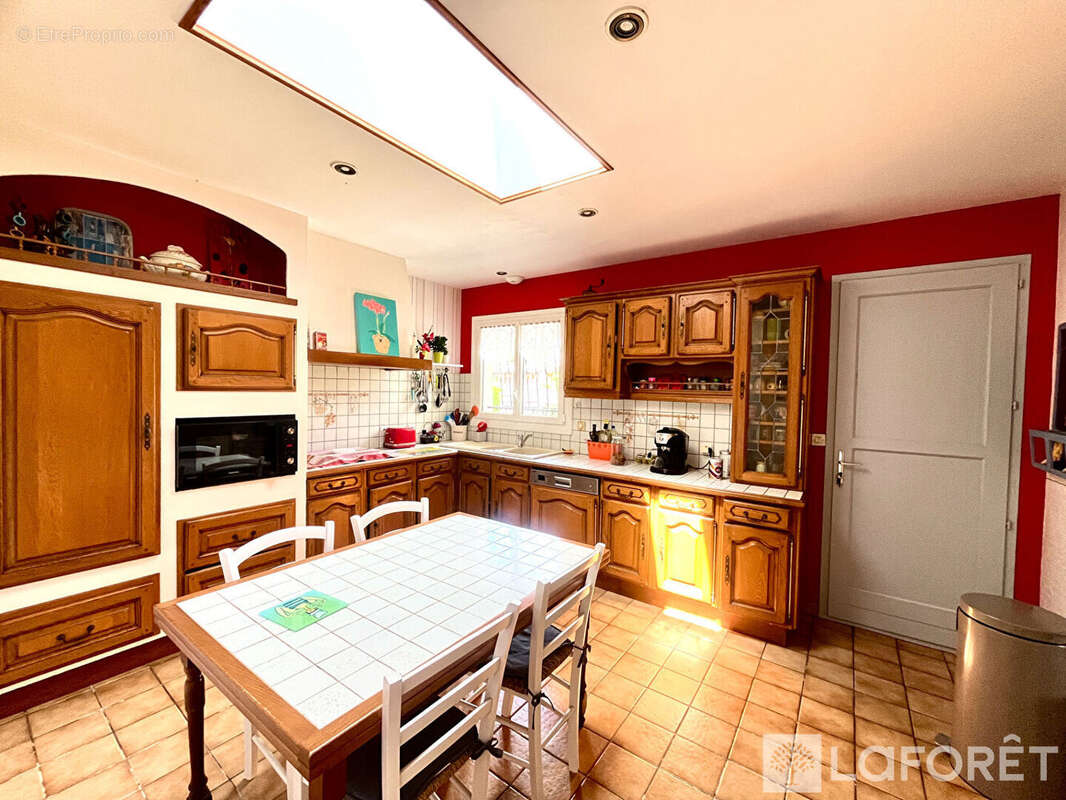 Maison Ambares Et Lagrave - 108m² -  3 chambres + garage - photo 8