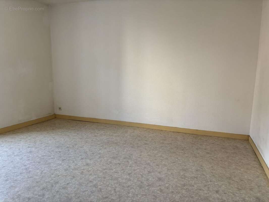 Appartement 88 m² à Vals-Les-Bains  - photo 3