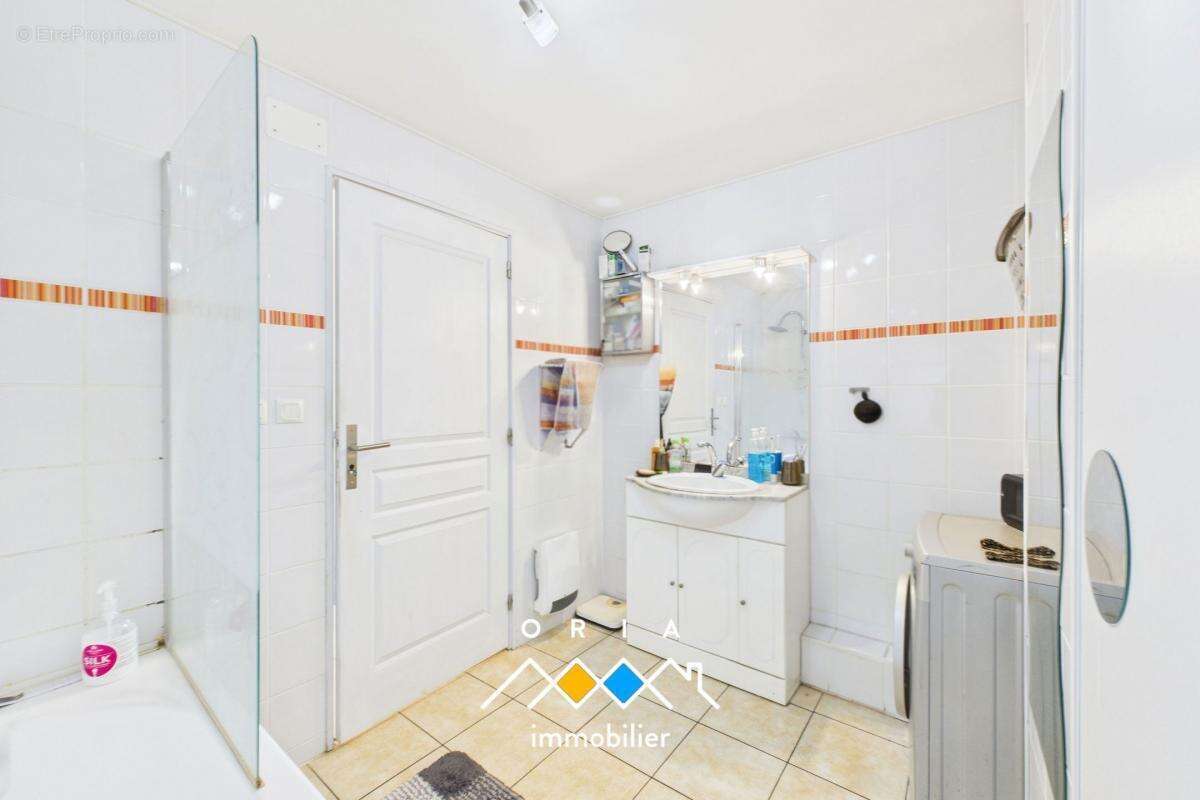 Maison à BAYONVILLE-SUR-MAD