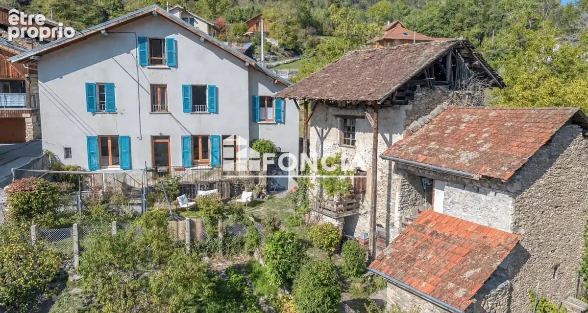 Charmante maison en pierres avec grange - CRETS EN BELLEDONNE - photo 1