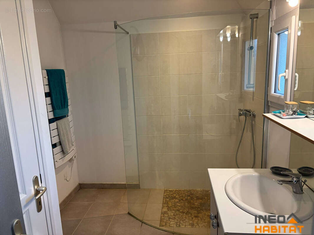 Maison à LA CHAPELLE-CHAUSSEE