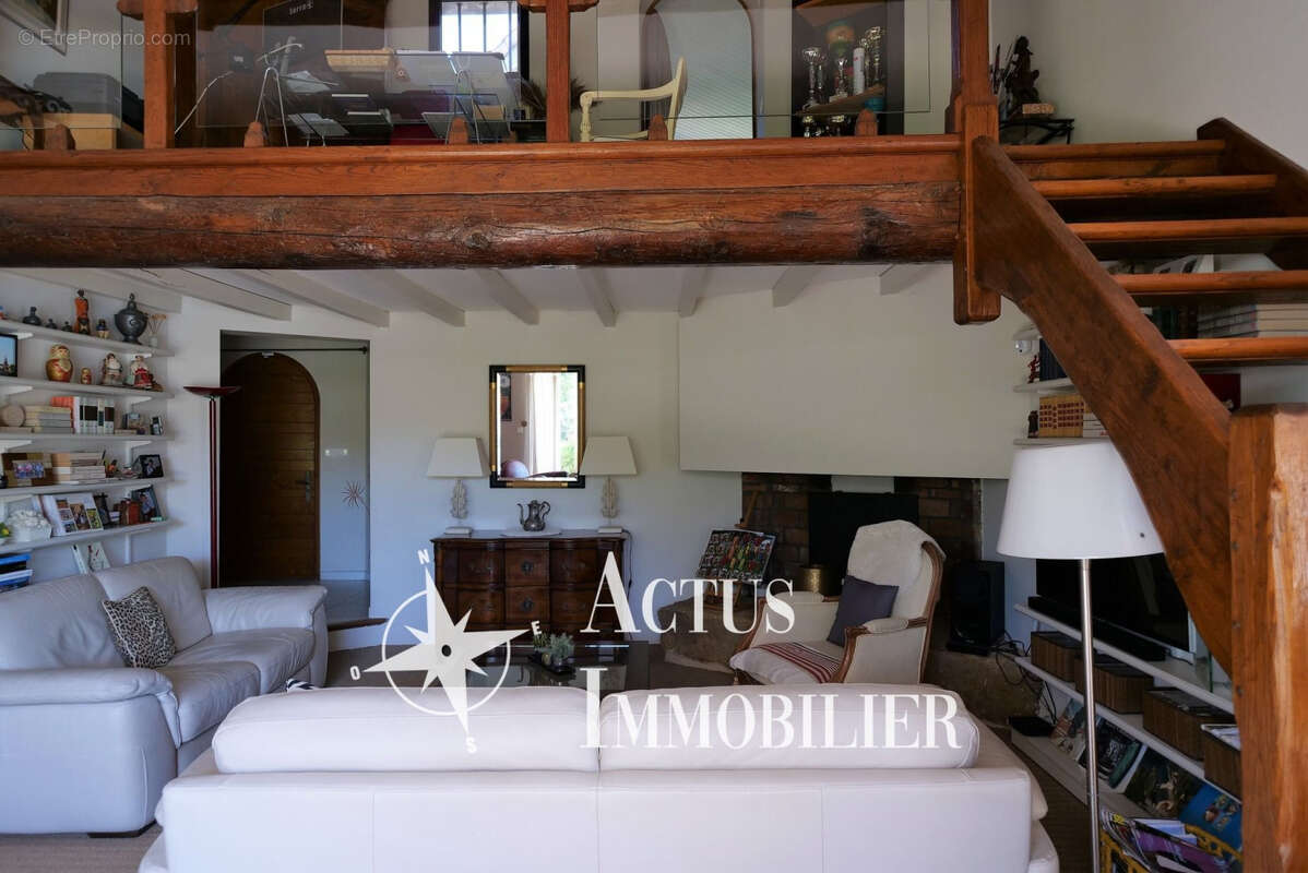 Maison à SAINT-MARTIN-DE-CRAU