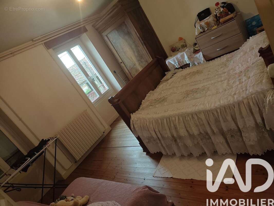 Maison 190 m² à Saleignes  - photo 8
