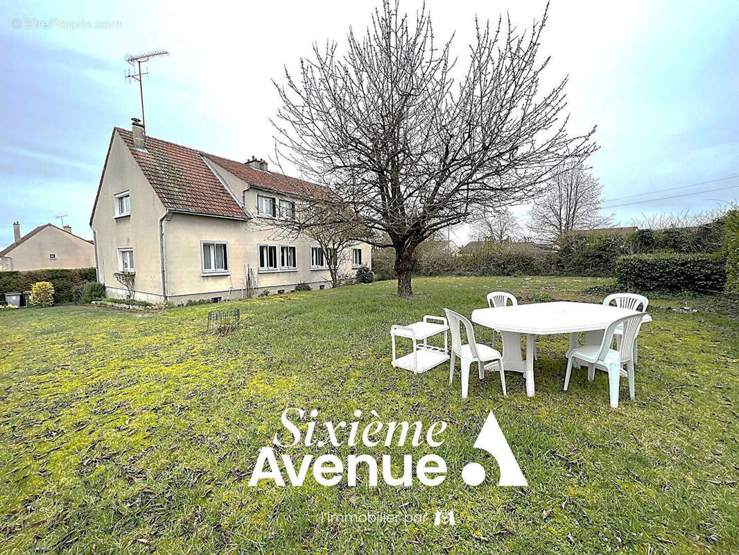 Maison à COMPERTRIX