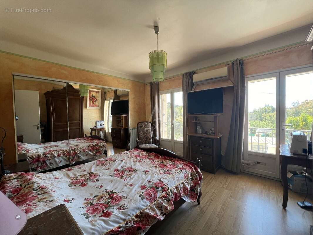 Maison à BORMES-LES-MIMOSAS