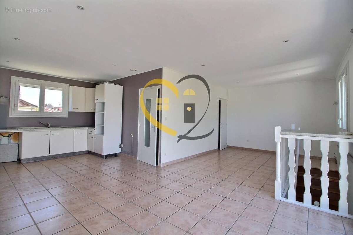 Maison à SAINT-DOULCHARD