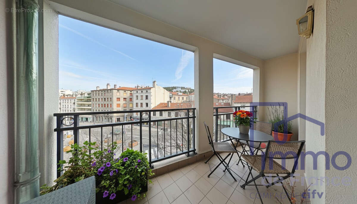 Appartement à SAINT-ETIENNE