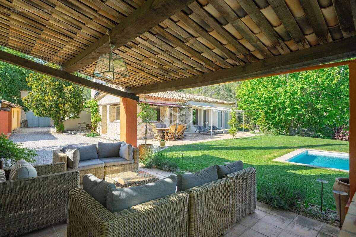 Canton de Fayence – Charmante maison provençale avec vue sur le vieux village - photo 8