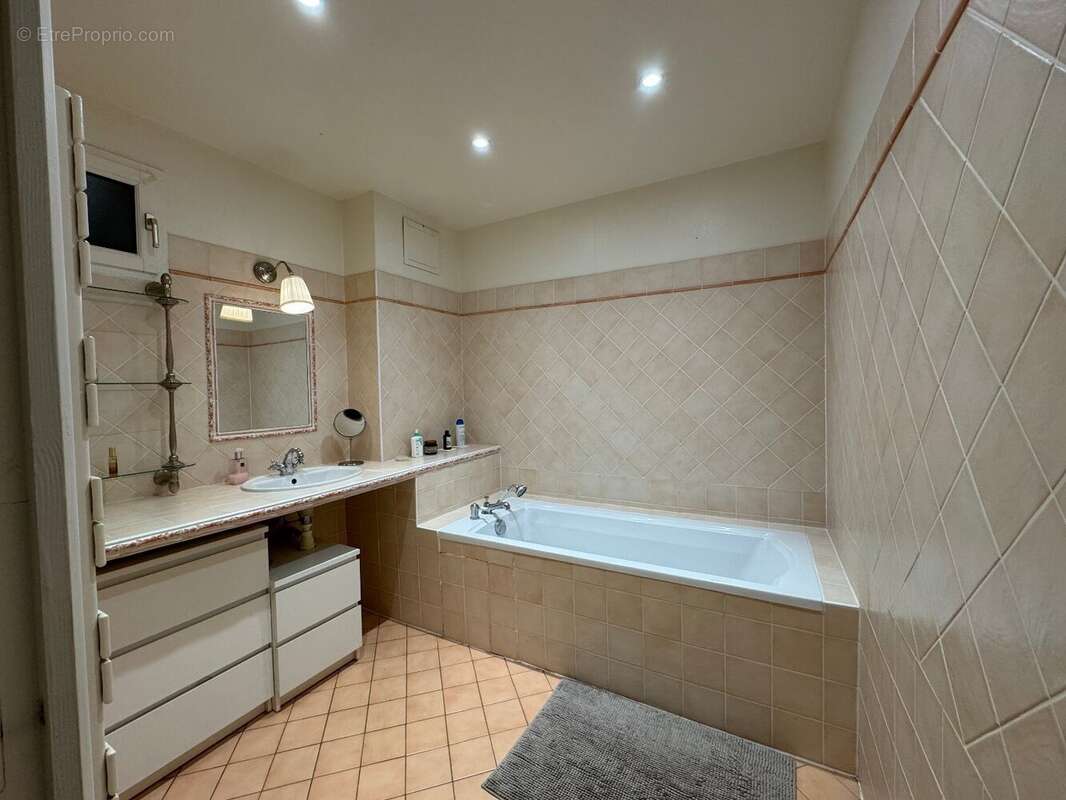 Maison à LES LOGES-EN-JOSAS