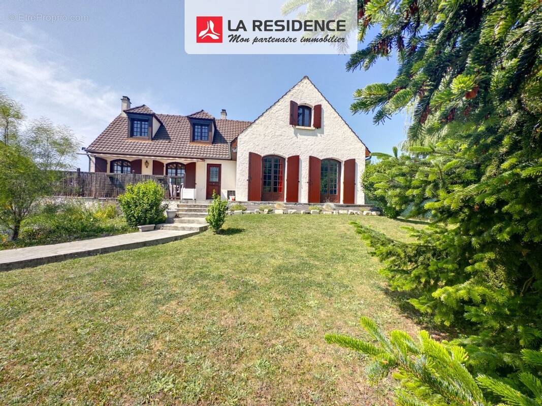 Maison à MAULE